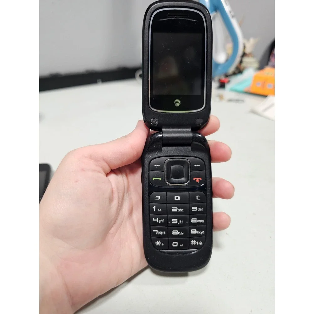 dark blue AT&T Z222 prepaid flip phone. Works y2k vintage